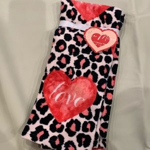 2 pack Heart with Cheetah print Kitchen Hand Towels